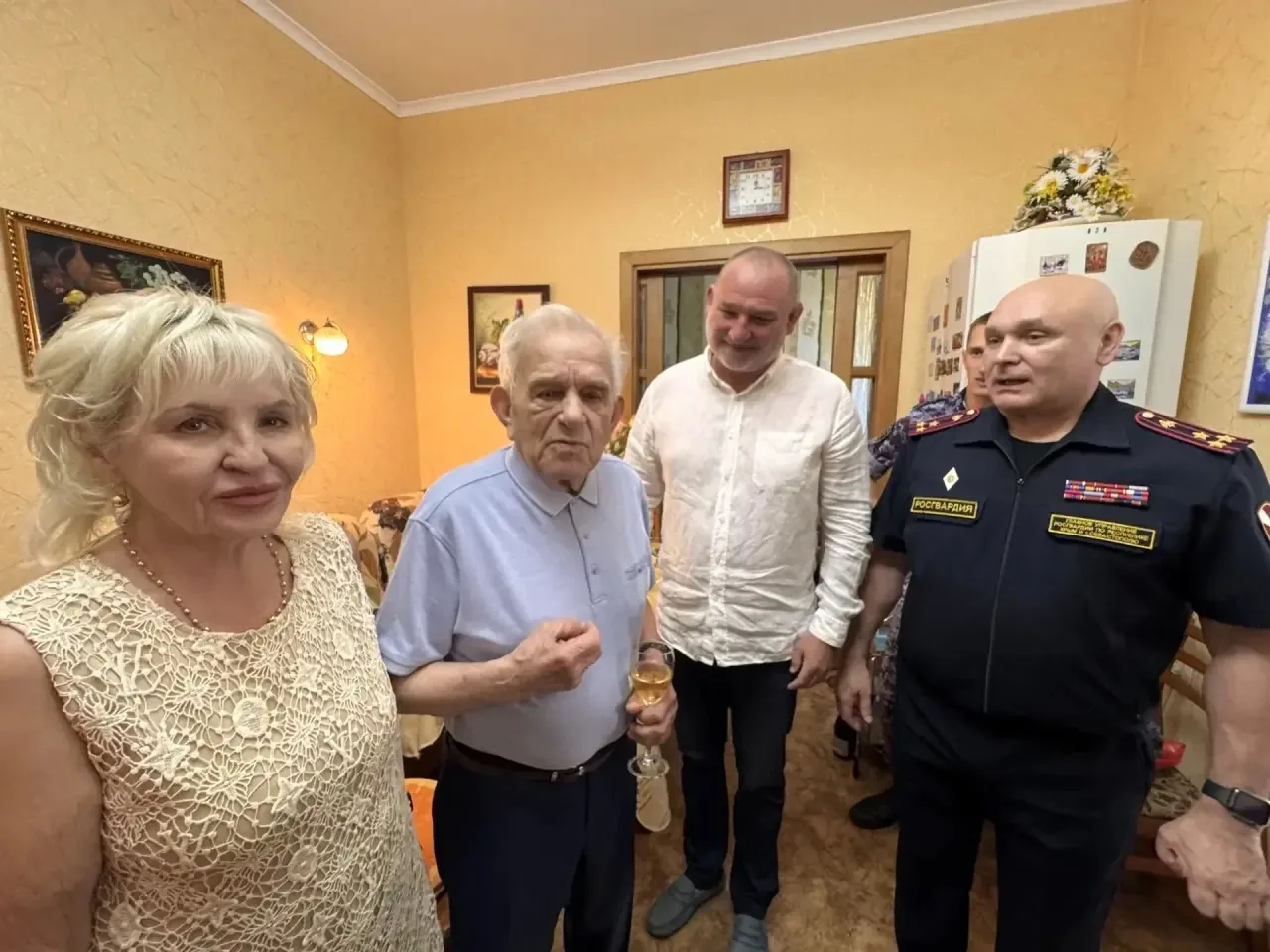 Сегодня свой день рождения отмечает Михаил Степанович Латоха - 101 год!!!!Поздравить до...