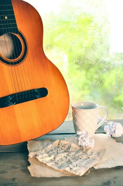 Знаете, что общего между летним дождём и хорошей мелодией? 🎵☔

Они оба умеют менять настроение за н