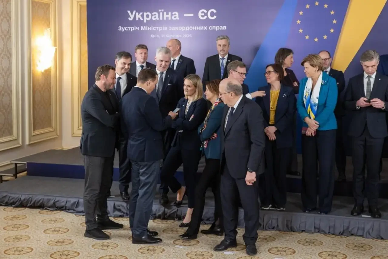 Зеленский обсудил с послами ЕС ПВО, финансирование и санкции