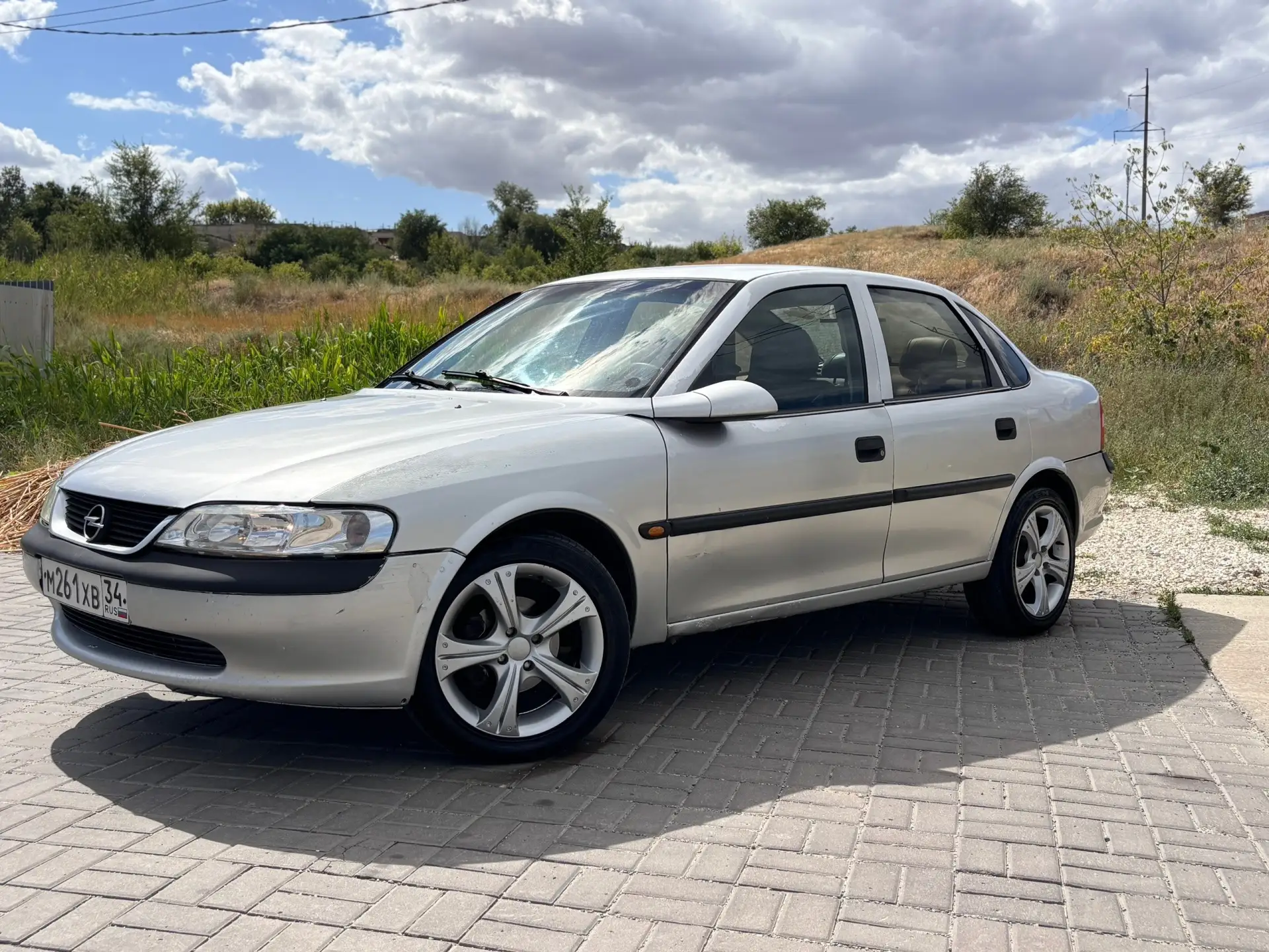 🚗 Opel Vectra, 1996 г.в.
✅ Состояние:
Двигатель работает ровно, не троит и не дымит, без ошибок. Тя