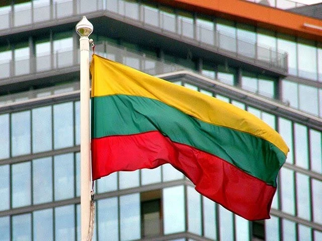 В Литве объявили тревогу из-за возможного налёта беспилотников.