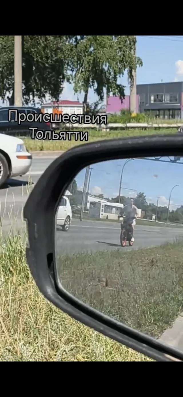 Когда увидел цены на бензин ⛽

Решил пересесть на электровелосипед 🛵

Замечено на Заставной.

-Бро,