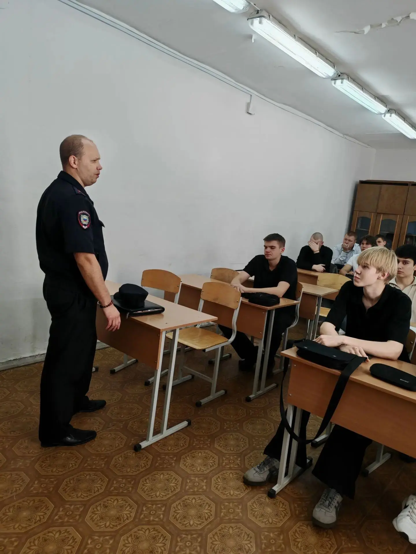 Профилактические встречи с сотрудником 19 отдела полиции МВД России "Нижнетагильское" с...