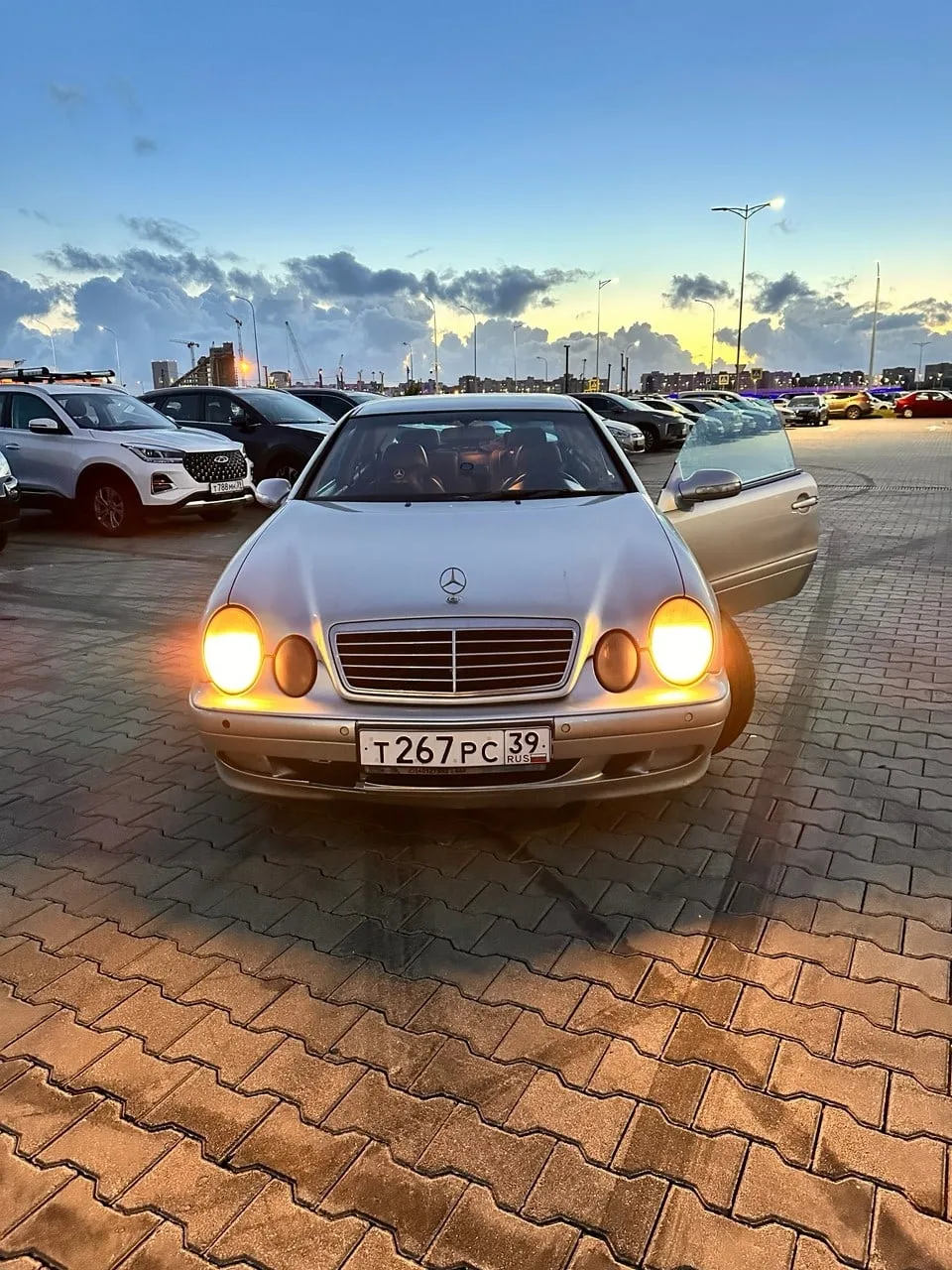 Продам CLK 2.3 compressor 197 лощадок коробка автомат  бензин  , по технике все отлично...