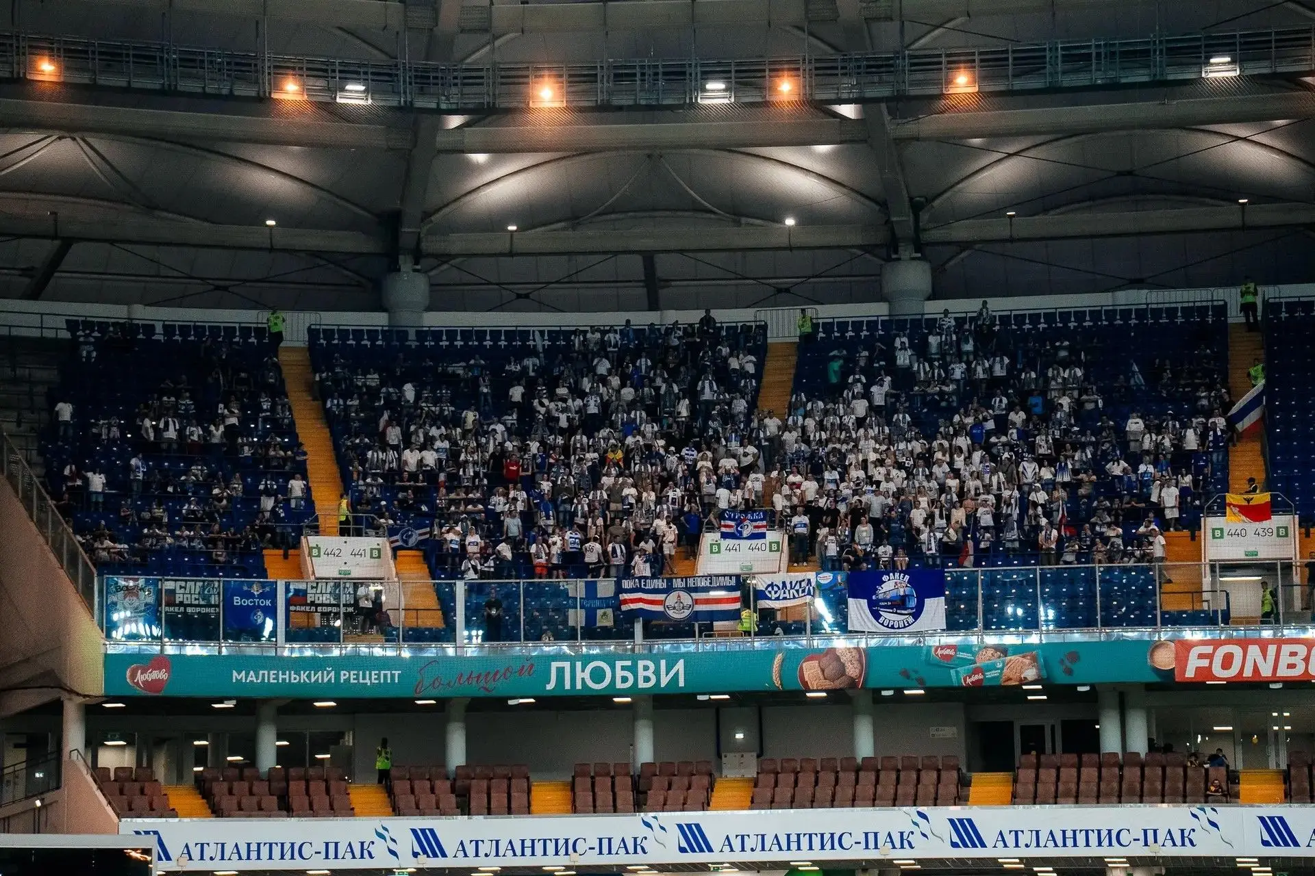 Ростов разгромил Факел со счётом 3:1 в матче Чемпионской группы чемпионата России. Все ...