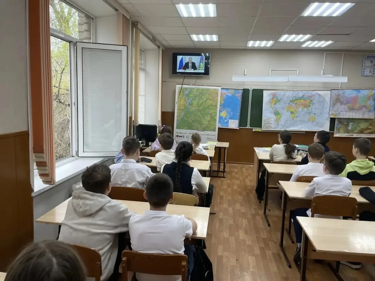 24 апреля в нашей гимназии прошли мероприятия, посвященные экологической безопасности. Участвовали р