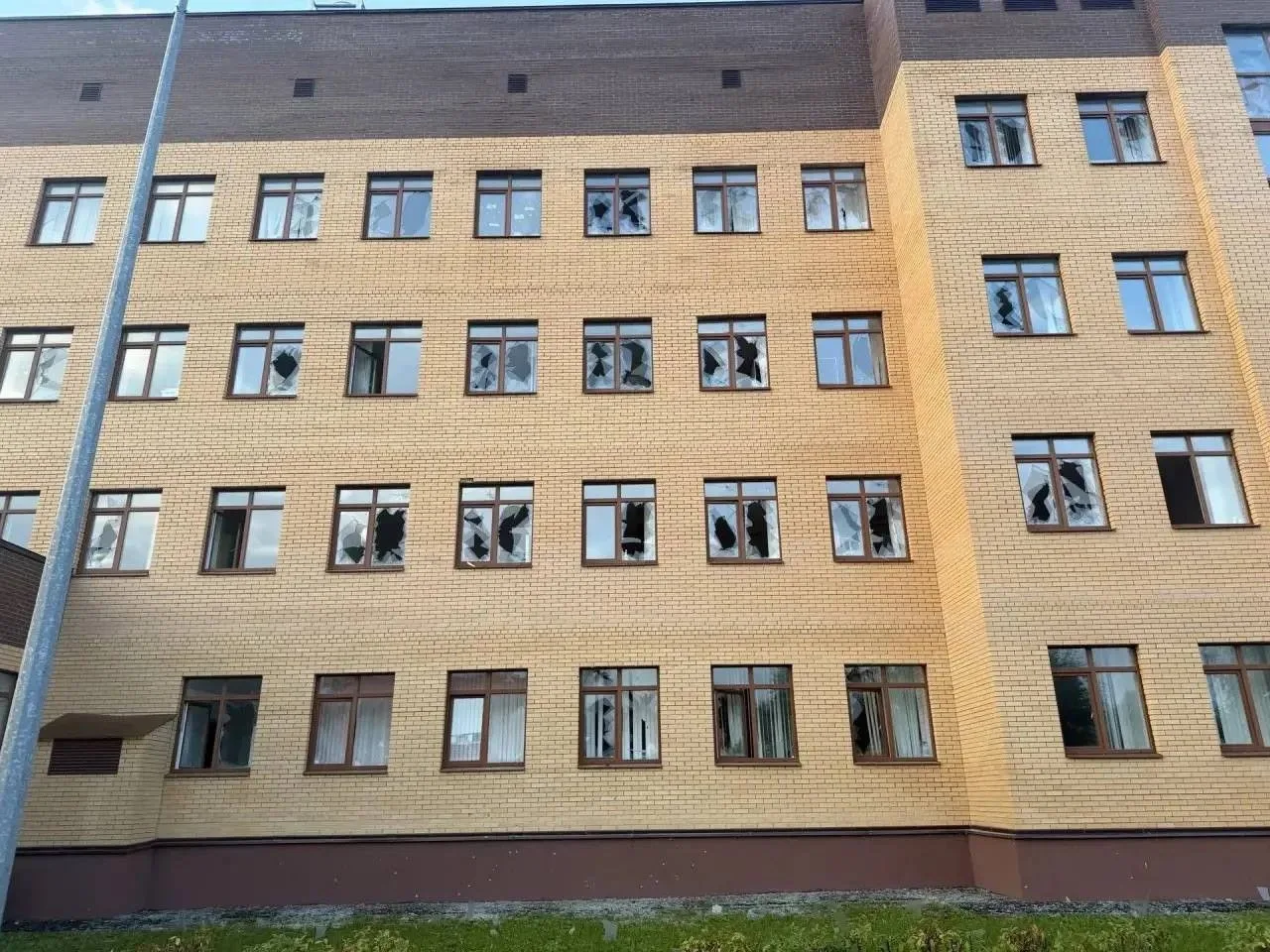 Сегодня утром во время атаки БПЛА в подмосковном Павловском Посаде беспилотник попал в ...