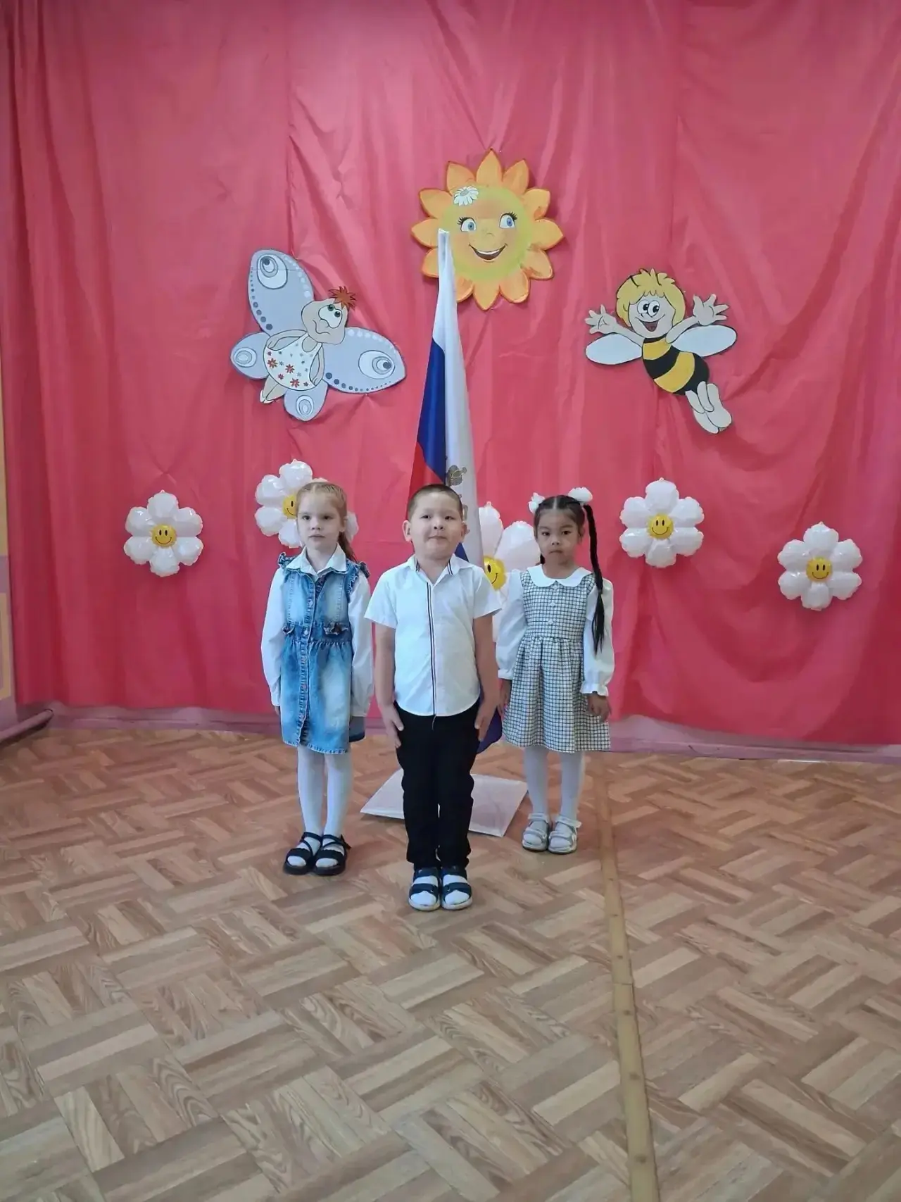 Сегодня в дошкольных группах прошла торжественная линейка, посвящённая началу нового уч...