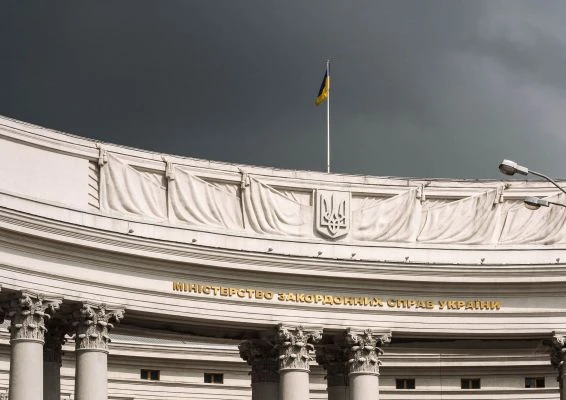 Да нет, это недоразумение! Киев пытается уговорить Сеул по закрытым каналам