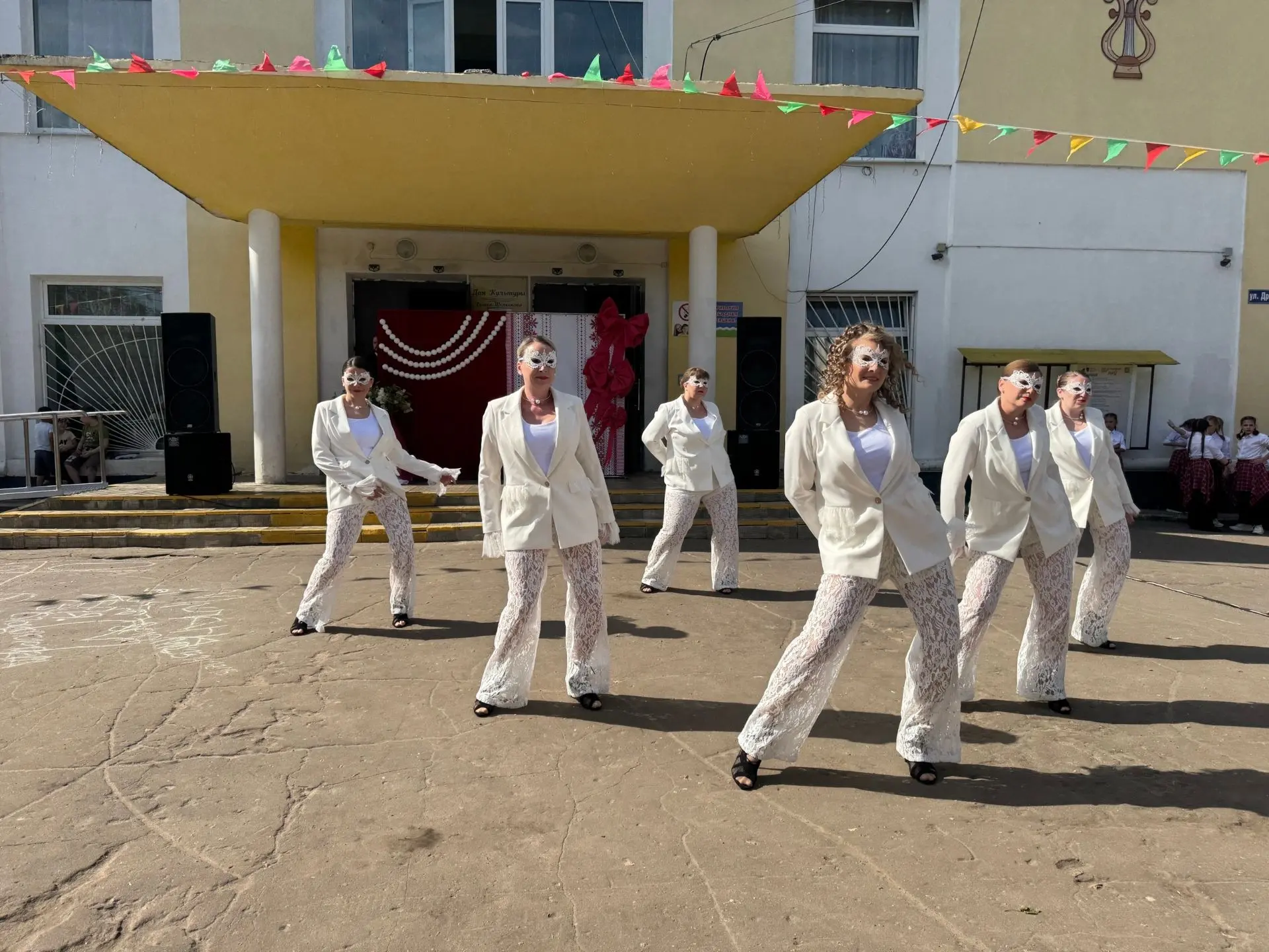 🎉 Праздник для всей семьи: как в Ситне-Щелканово отметили День села  В субботу, 23 мая, на площади у