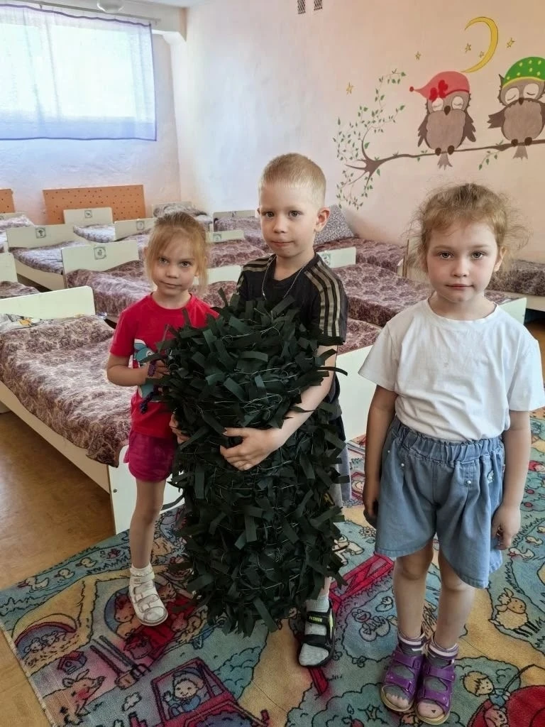 🇷🇺ФОТОФЛЕШМОБ ФОНДА ПОДДЕРЖАЛИ 👍😄
Малыши из группы "Красная шапочка" детского сада "Сказка" в пг