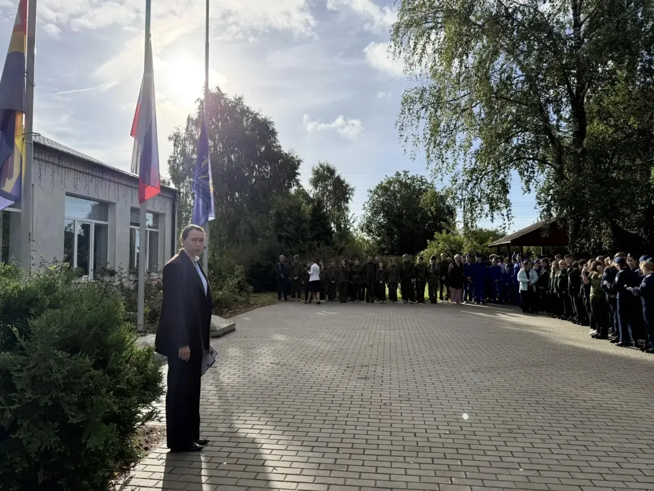Сегодня в нашей школе прозвучал первый в этом учебном году торжественный сигнал к старт...