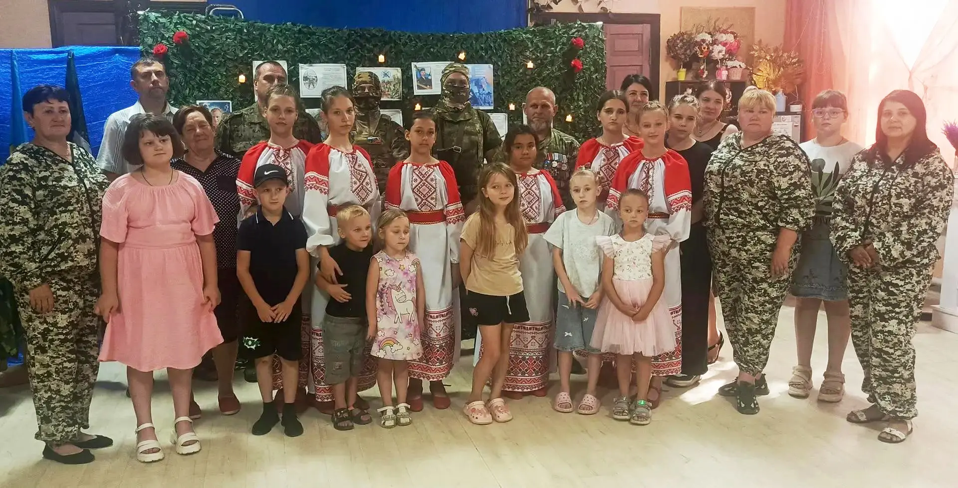 В Краснобумажненском сельском клубе прошло мероприятие «Их имена в наших сердцах» 👏. 

🇷🇺 В зале 