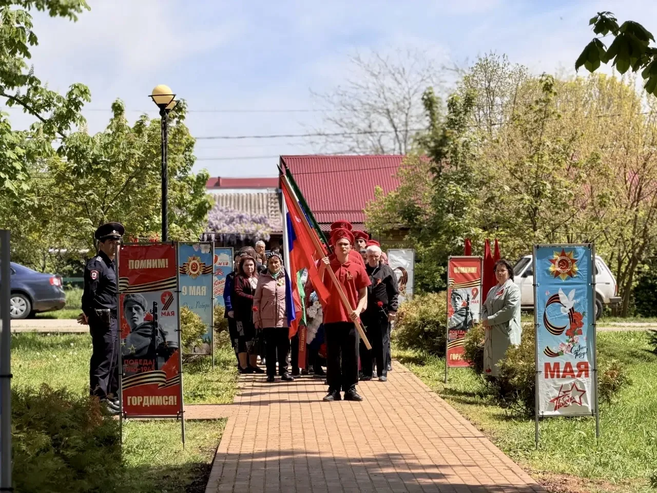 Сегодня в Энемском городском поселении прошел памятный автопробег, посвященный героям Великой Отечес