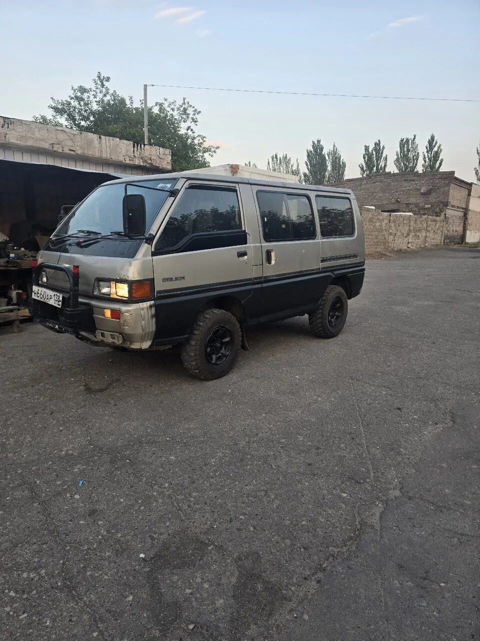 Продам Mitsubishi Delica 1990 год, 2.5 бензин, МКПП, полный привод, б/у, Макеевка, 380 ...
