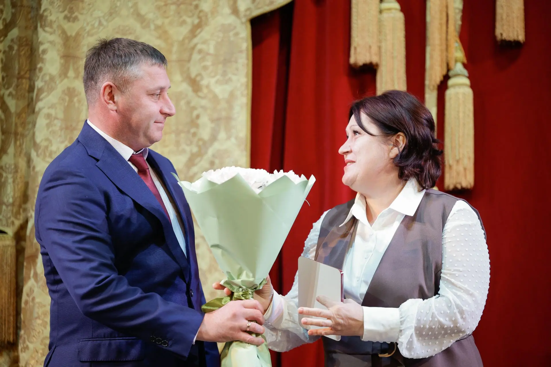 Сегодня, в День учителя, в Белгородском государственном академическом драматическом теа...