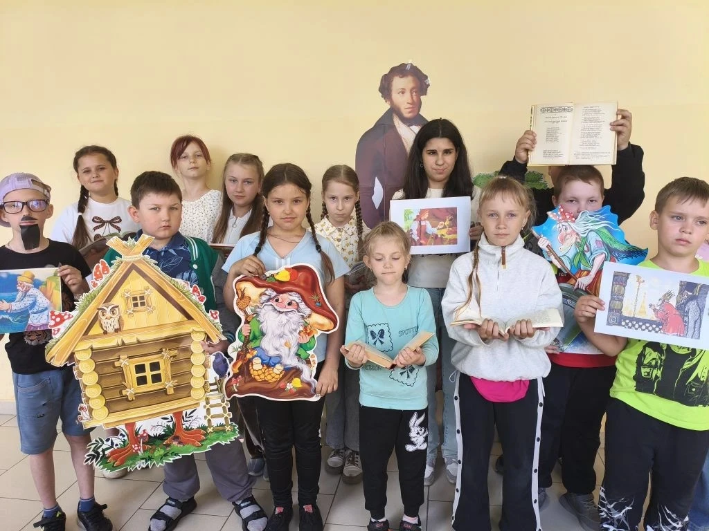 Пушкинский день в нашем лагере!
Сегодня в пришкольном лагере «Солнышко» прошёл настоящий праздник ли