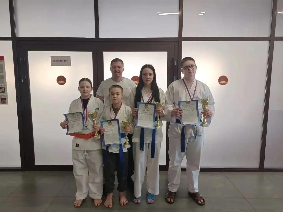 Наши каратисты — на пьедестале Оренбуржья! 🥋🏆  С гордостью сообщаем о блестящем выступлении наших сп