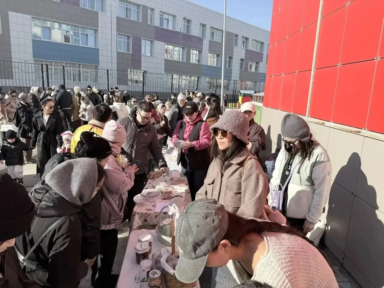 🌞 В нашем детском саду прошёл яркий и весёлый праздник Проводы зимы и торговая ярмарка...