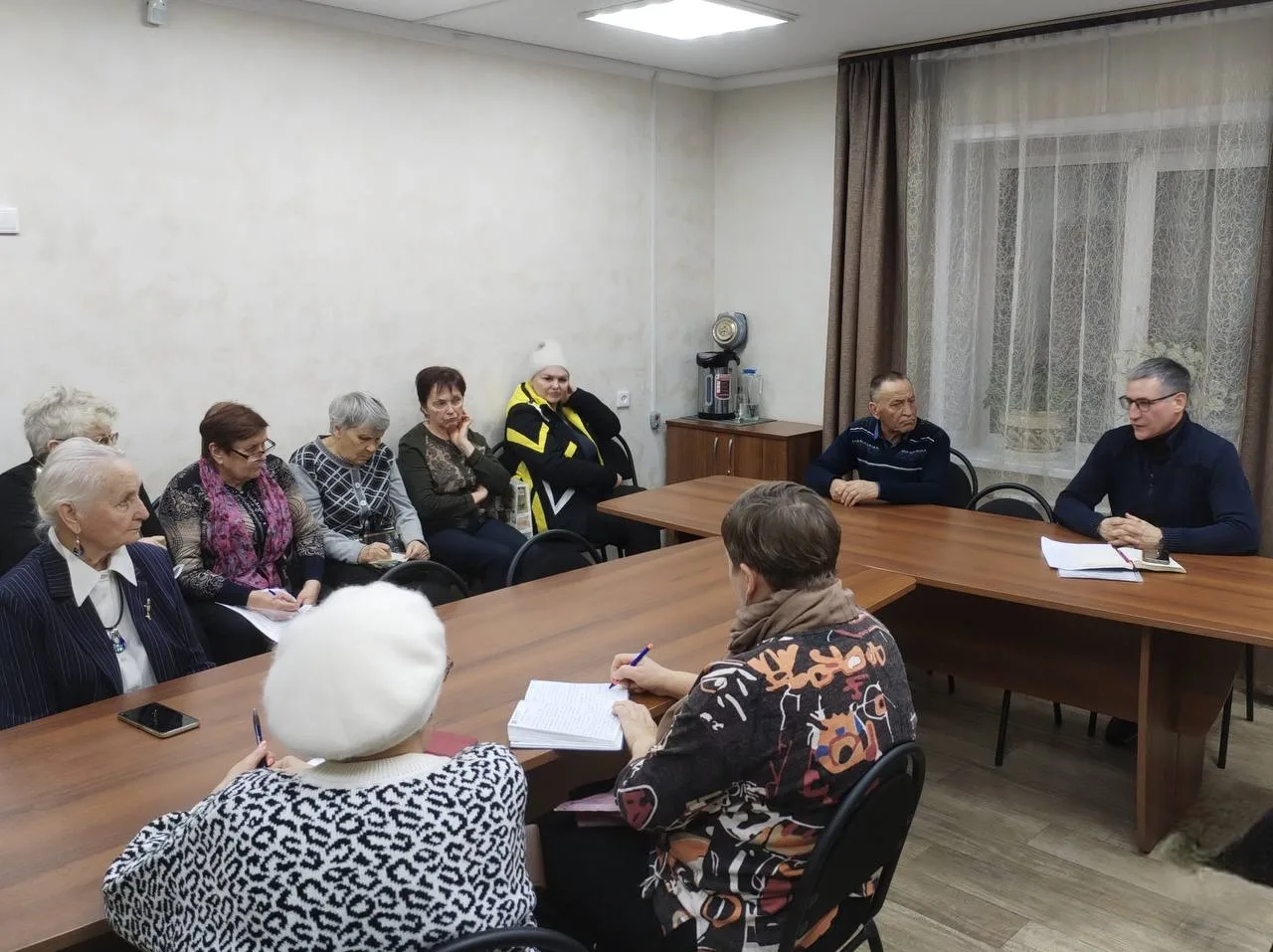 Подвели итоги уходящего года вместе с жителями микрорайона Первомайский.   Генеральный директор  ООО