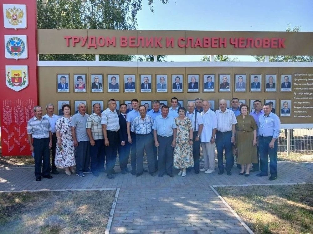 ⚡️ Депутаты АКЗС поздравили жителей Алтайского края с Днем России

🇷🇺 В День России депутаты Алтай