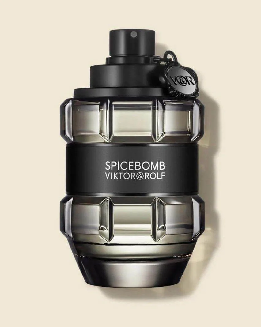 💣 Спайсбомб не желаете?

Viktor & Rolf Spicebomb (с нотами табака, корицы, розового перца и кожи)

