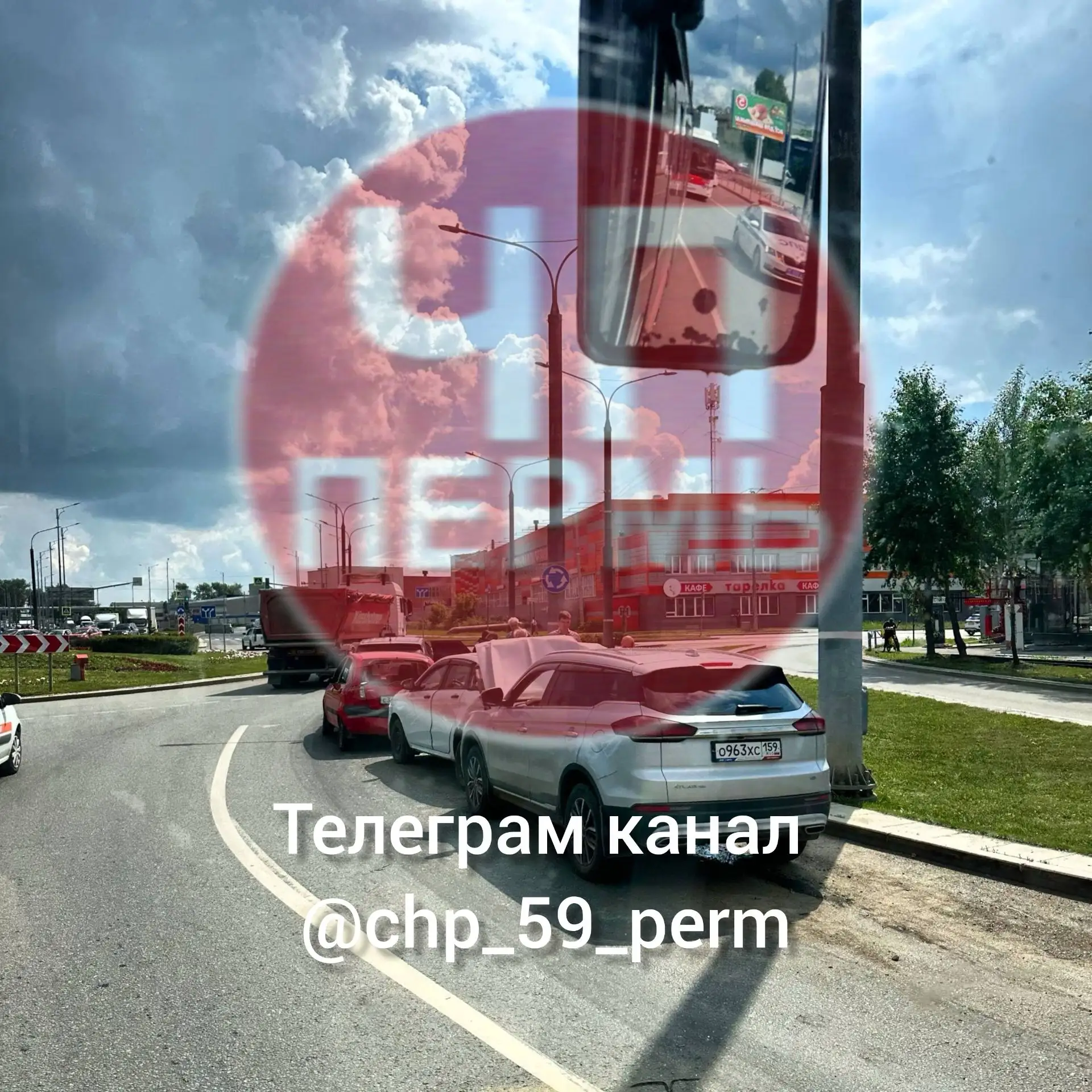 Велта на кольце ДТП 4 машины, пробка в несколько кварталов

🔴 ЧП Пермь @chp_59_perm
📨 Прислать нов