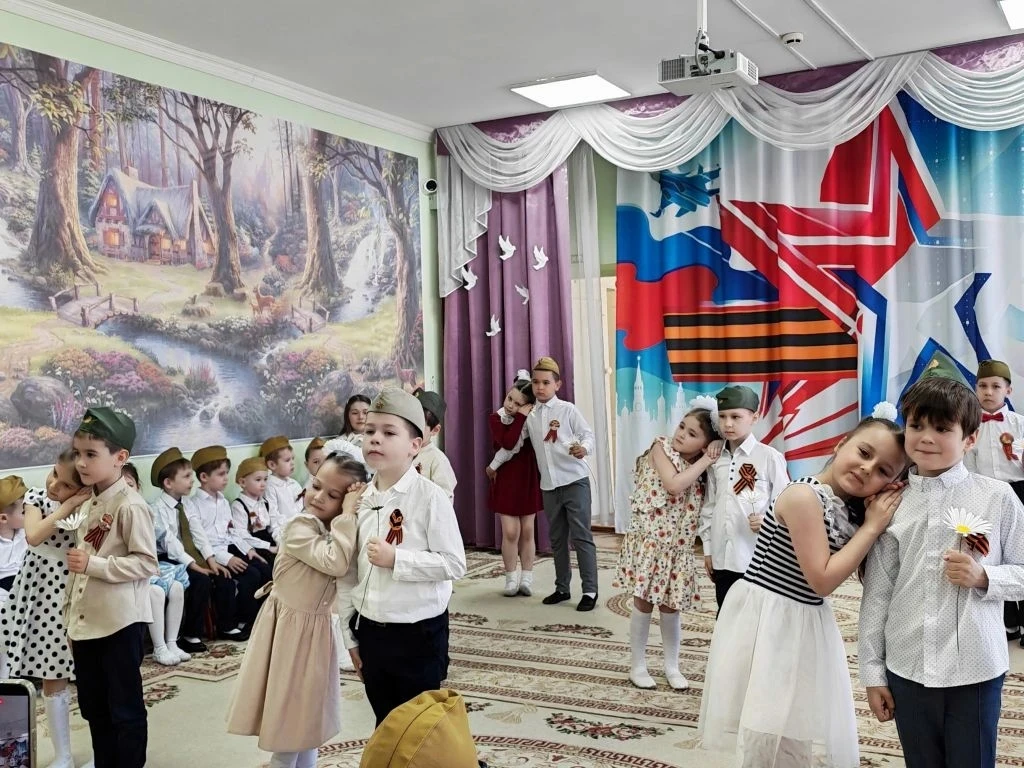 Сегодня прошло памятное мероприятие, посвящённое победителям в Великой Отечественной войне! 
🕊
Геро