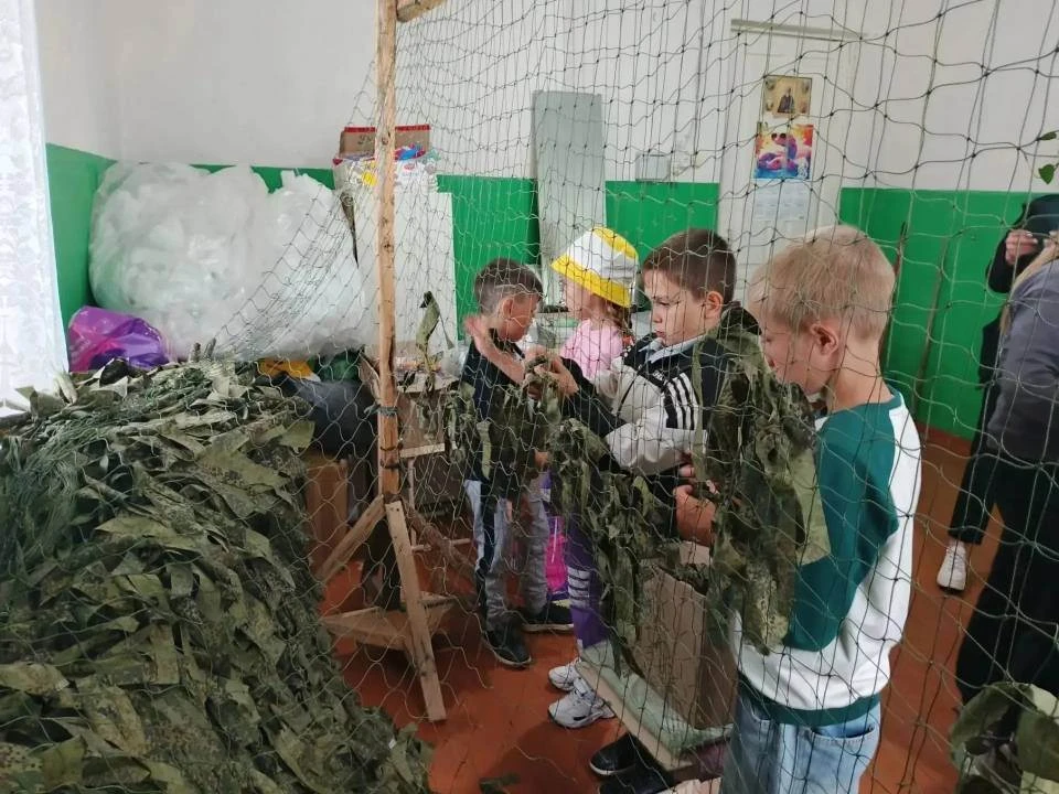 В Саратовской области провели мастер-класс для детей

🧵 Активисты Союза женщин России и сторонники 