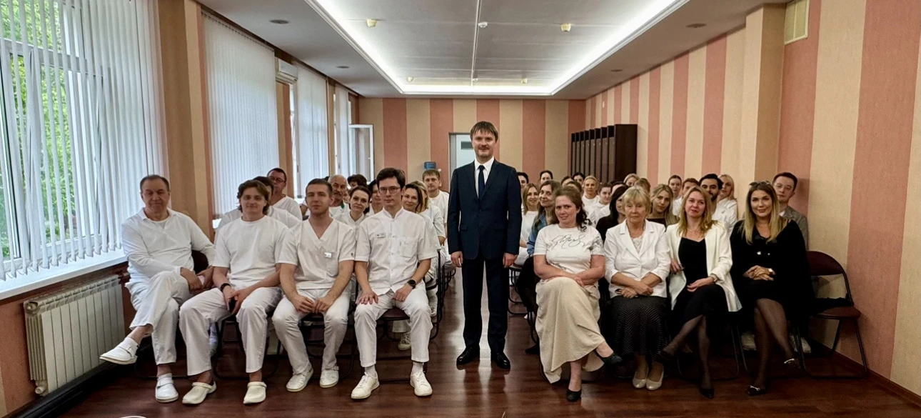С Днём медицинского работника!  

В третье воскресенье июня Россия отмечает День медицинского работн