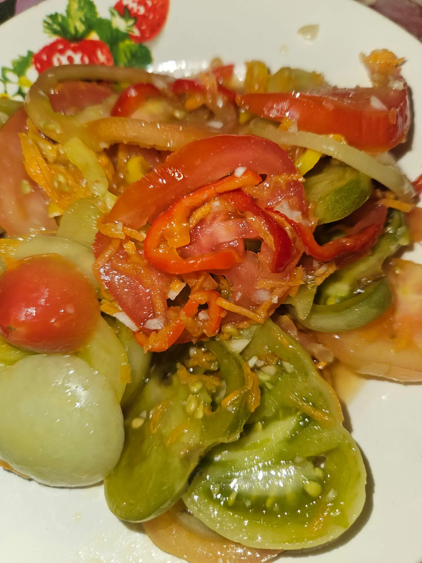 Курочка идеально зашла с пюрешкой и помидорками!😋👇🍅