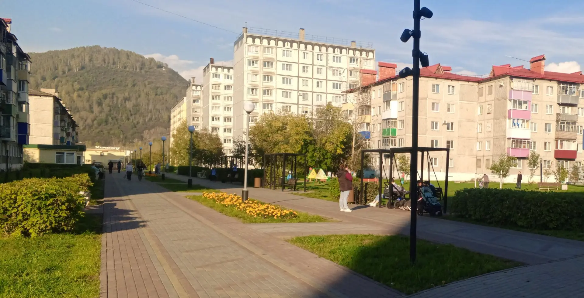 В Кузбассе с начала 2025 года благоустроили более 200 территорий по нацпроекту «Инфраст...