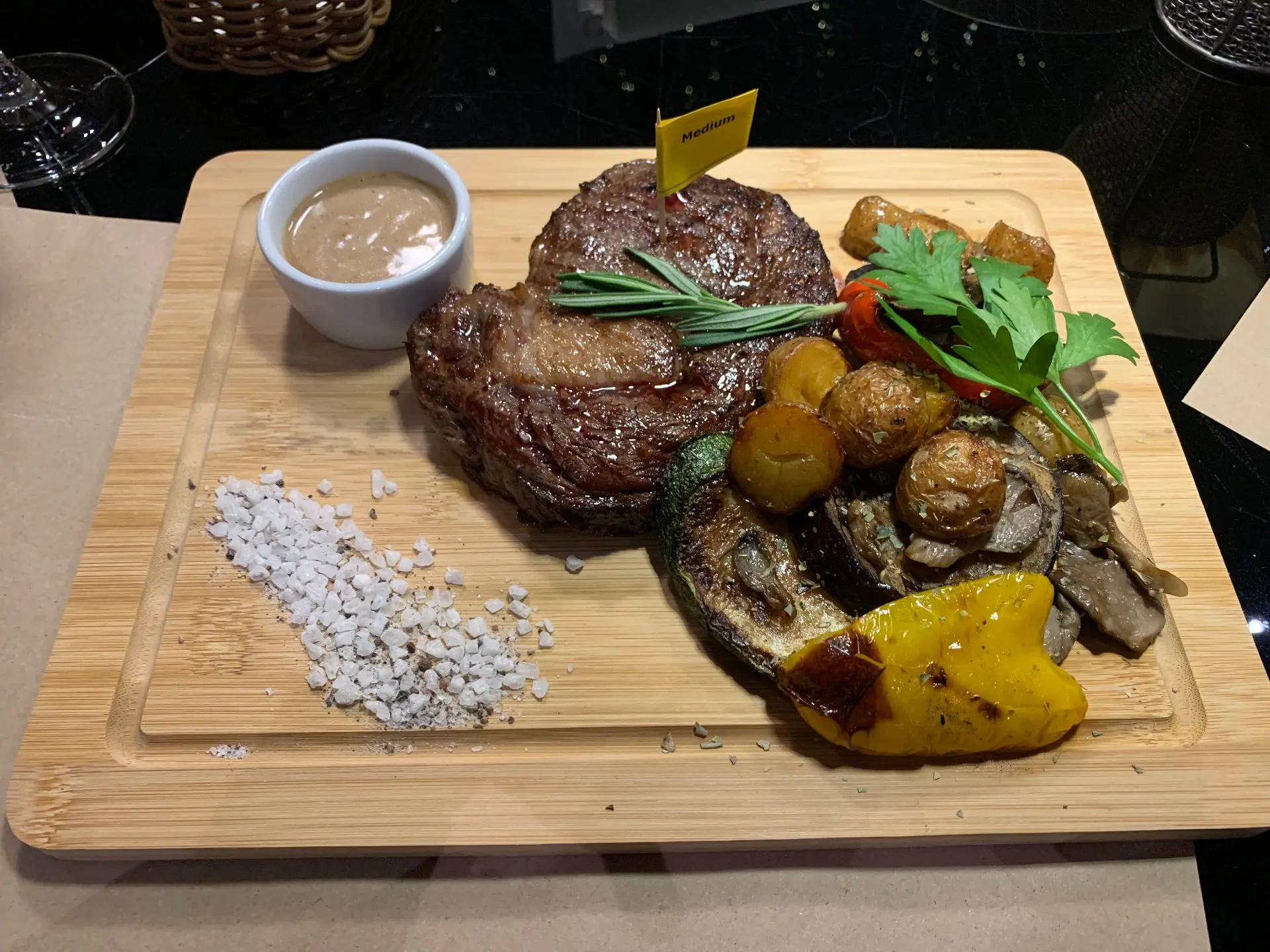 Второй про не менее мясной "СТЕЙКС".