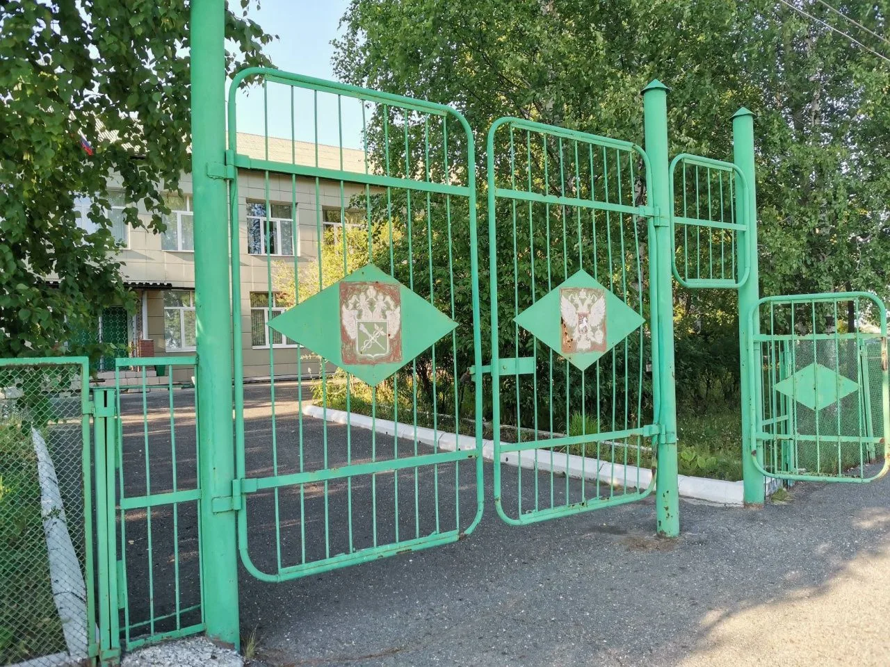 🗣С 15 июня администрация Серовской городской больницы работает по новому адресу: улица Матросова, 1