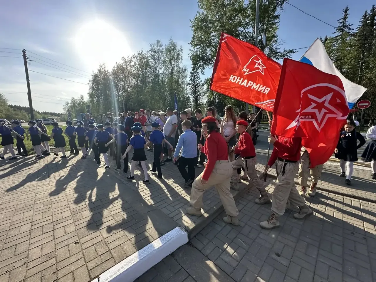 Сегодня, в канун 81‑й годовщины Великой Победы, почётный караул Дома Юнармии Первой Тарусской школы 