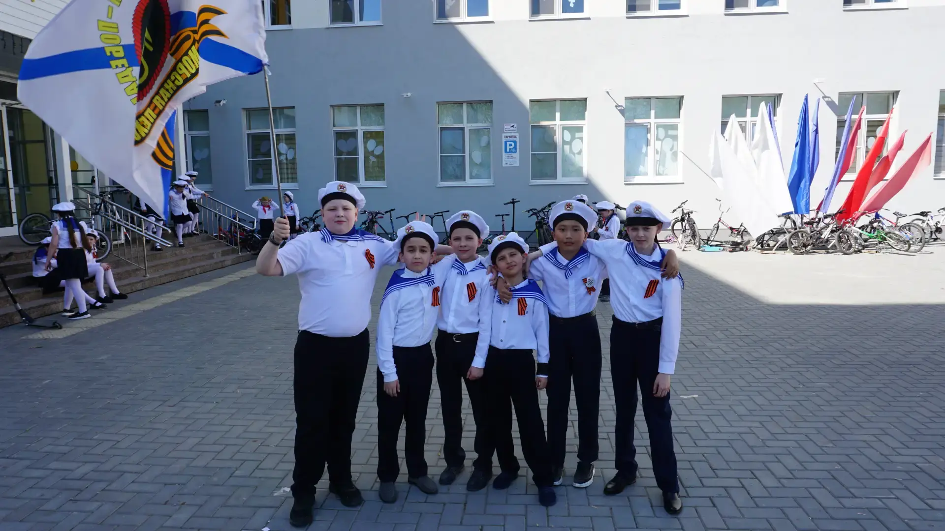 🌟 Внимание! Смотр строя и песни в начальной школе  6 мая на базе нашей школы прошло одно из самых зр