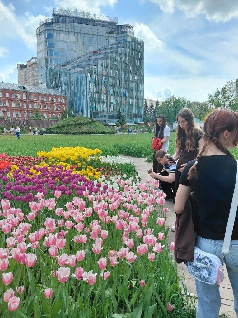 Урок биологии для учеников 7-8 классов прошел в Аптекарском огороде - это настоящий пор...