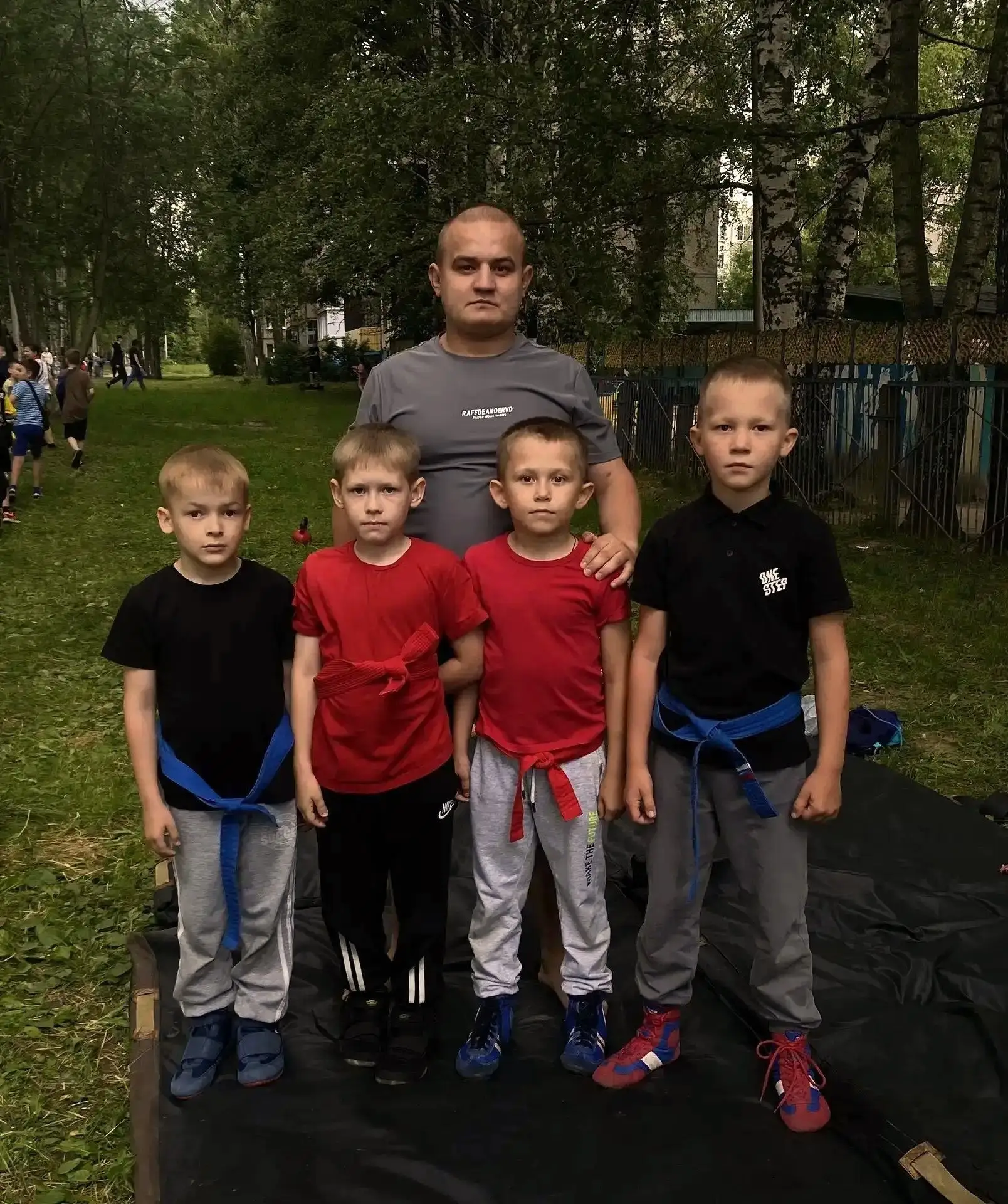 Мероприятия, приуроченные Дню Республики продолжаются.
Воспитанники секции по вольной борьбе МБОУ "С