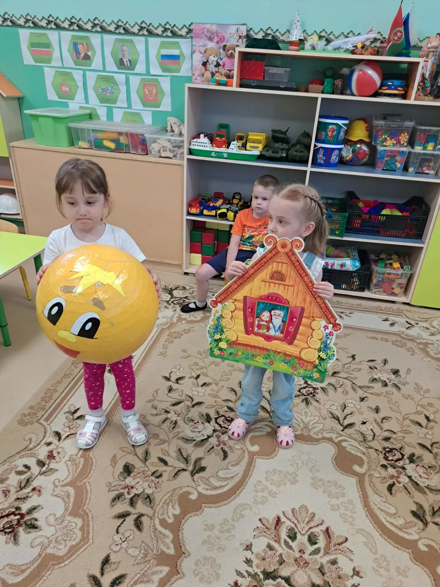 Участие в театрализованных играх во второй младшей группе, требует от детей терпения и способности з