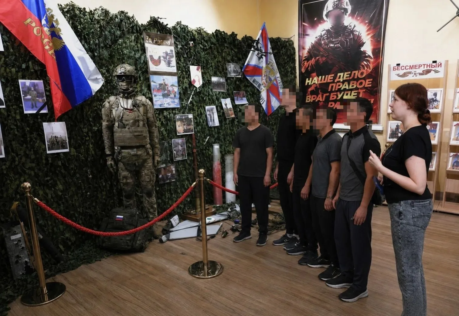 Связь времен и поколений: росгвардейцы побывали в Приморском краеведческом музее