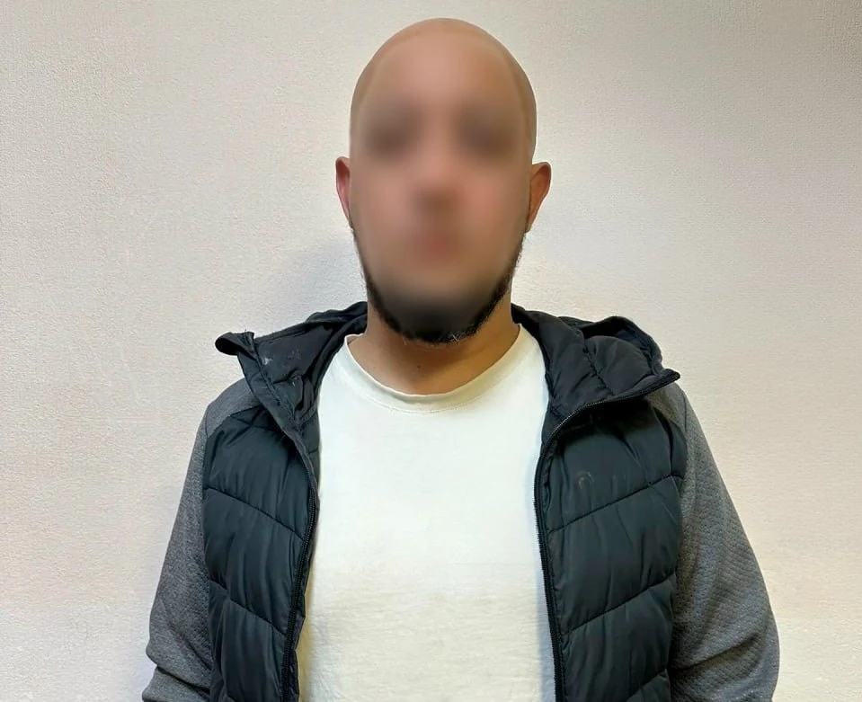 ⛓ Телефон, нож и непонятный пакет пытался перекинуть через забор самарской колонии лысы...