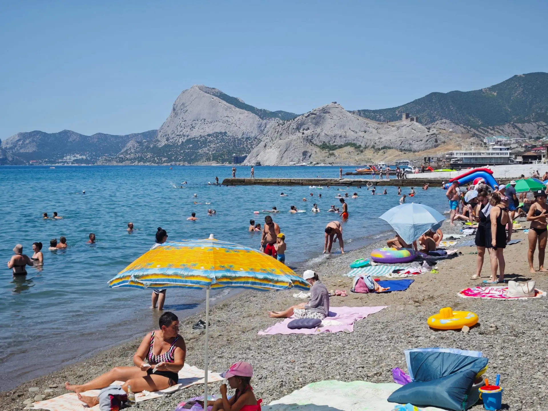 🌞 Сегодня просто чудесный летний день! Жара до +30°C в тени поднимает настроение, а море с водой в 