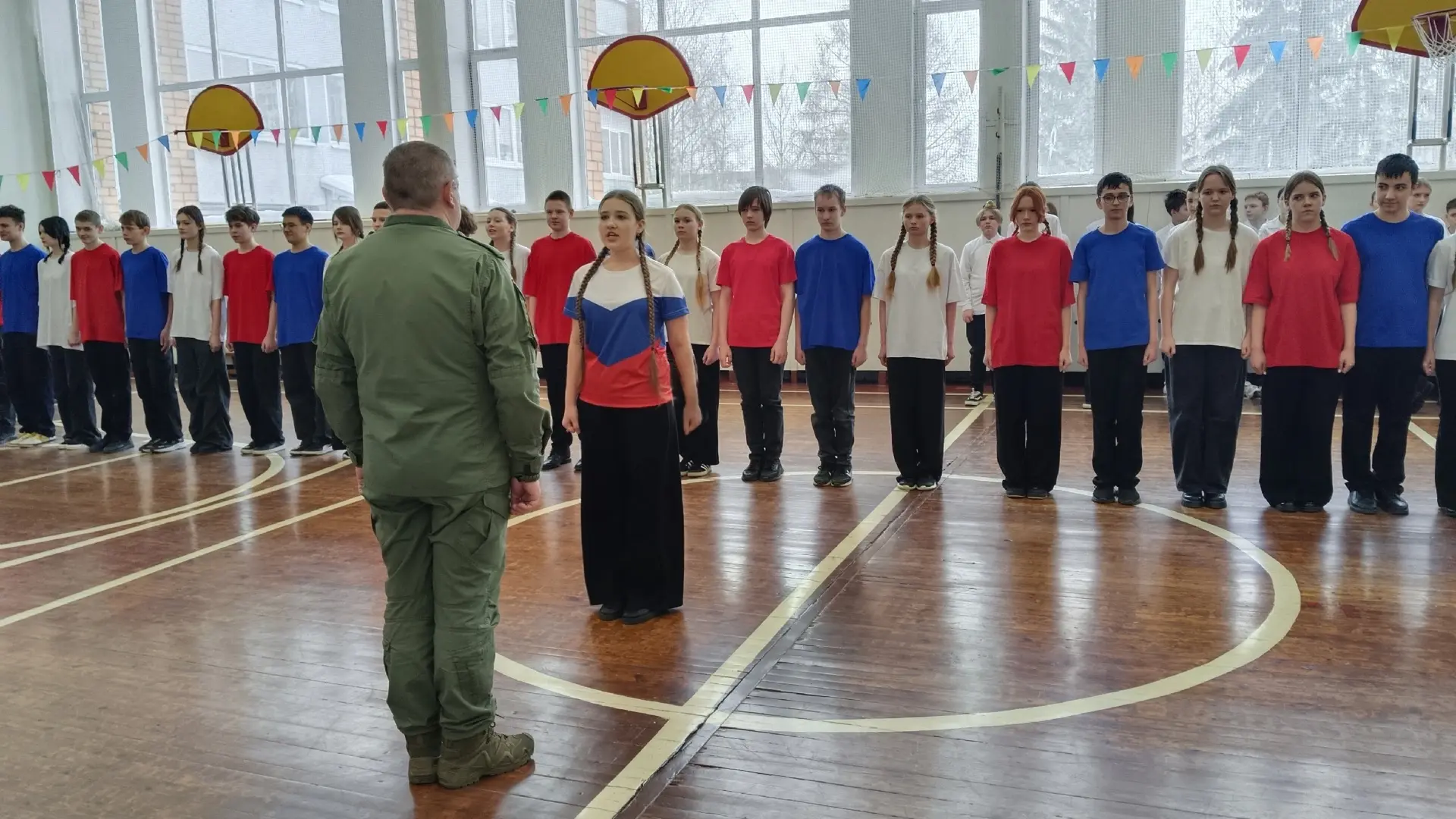 Продолжаем делиться фотографиями со смотра строя и песни посвященного Дню защитника Отечества!