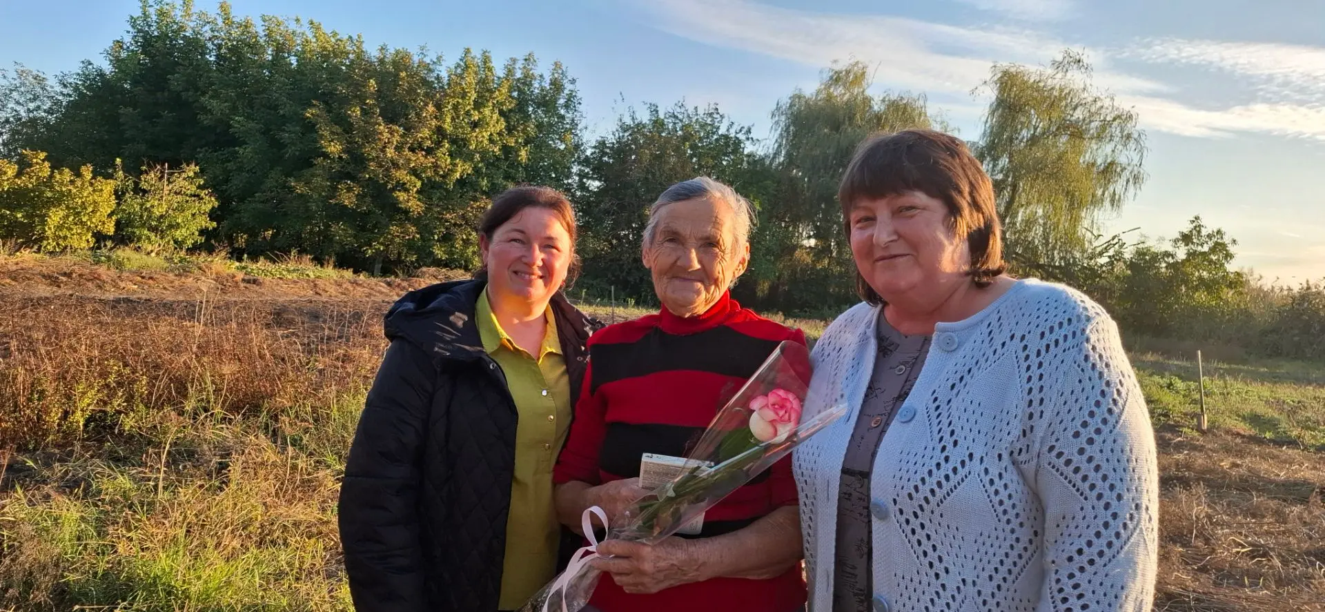 С уважением и благодарностью🌺 коллектив Дома творчества поздравил сегодня,  накануне п...