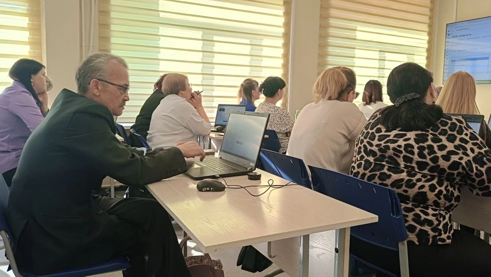 📚 На базе нашей школы прошёл городской семинар-практикум по АИС «Электронная школа 2.0»!  На базе на