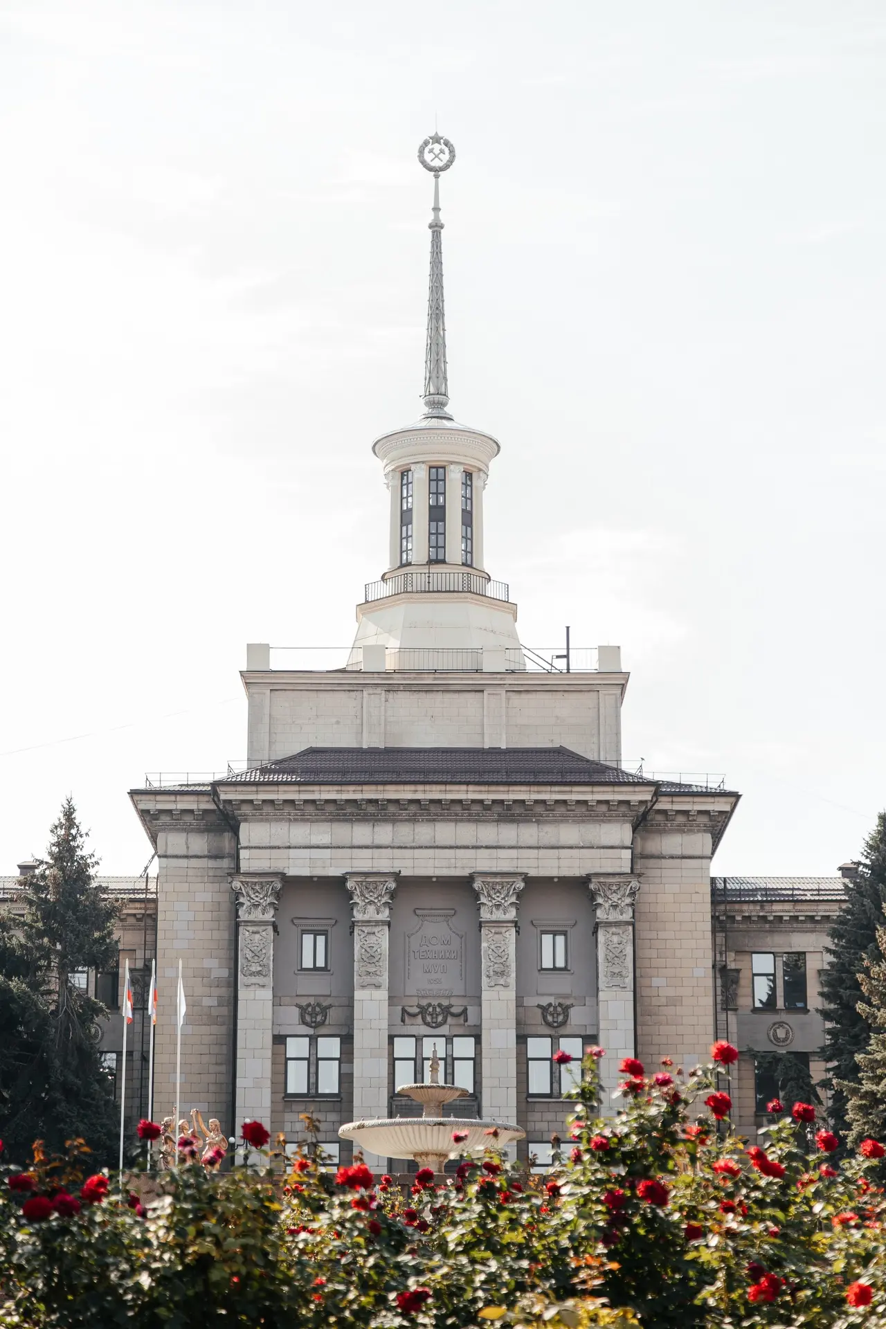 В рубрике #ФотоДня — здания ЛГАКИ имени М. Матусовского. Академия объединила вековые тр...