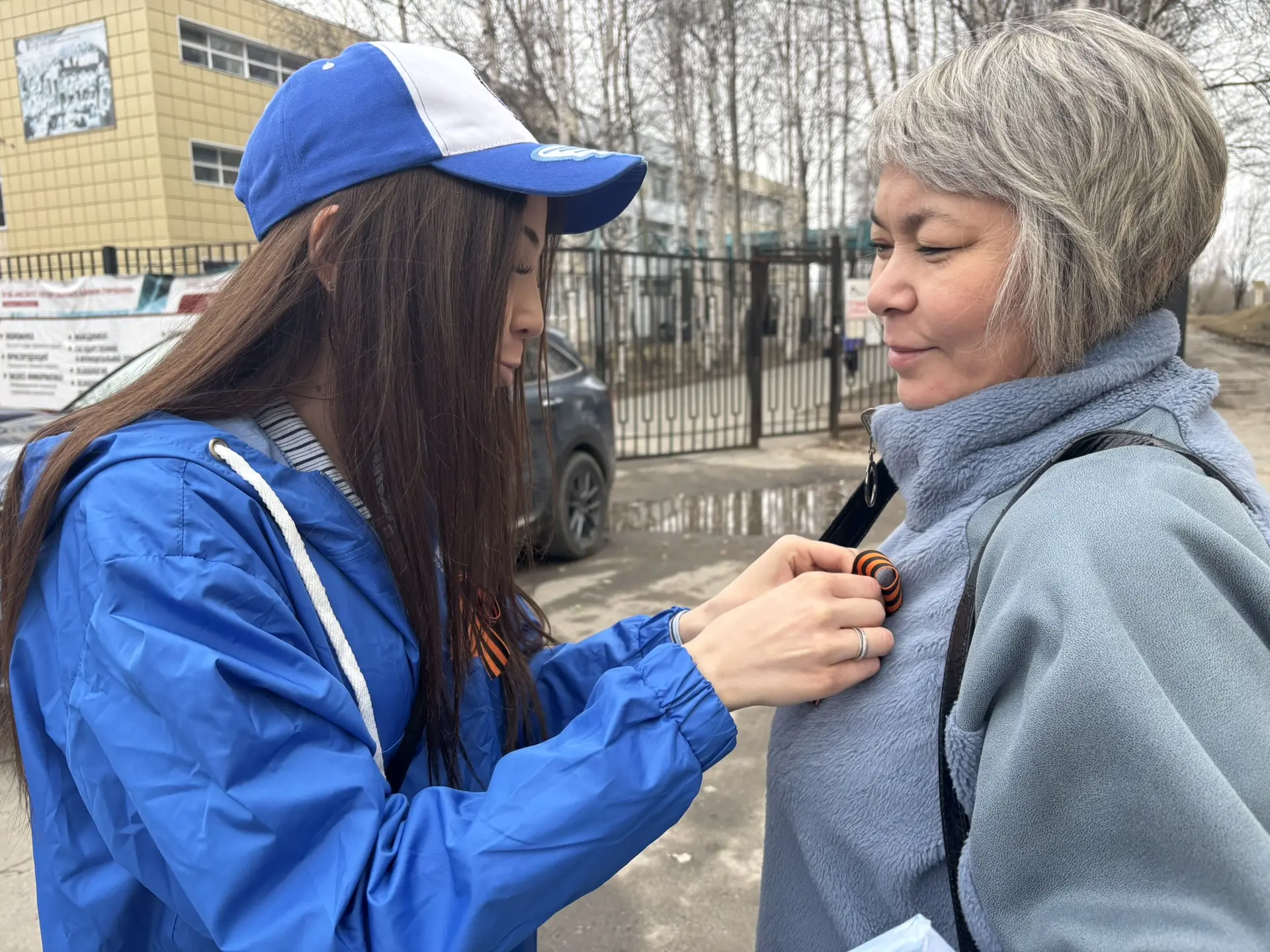 🧡🖤Символ Победы объединяет поколения 🧡🖤  🇷🇺В преддверии 9 Мая Волонтёры Победы и учащиеся МБОУ «СОШ 