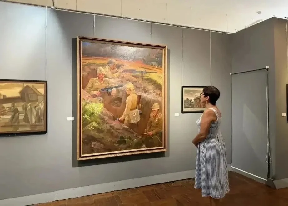 🖼 Победа глазами художников: в Хабаровске открылась выставка «Дорогами Победы», посвящ...