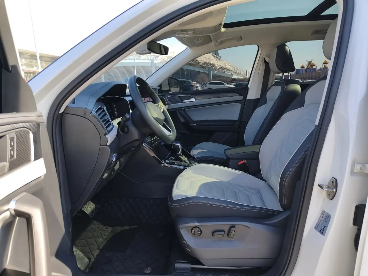 🇩🇪 VOLKSWAGEN Tayron 280TSI — стильный кроссовер по выгодной цене!    дата выпуска 2022/10 • 1.4 л. 