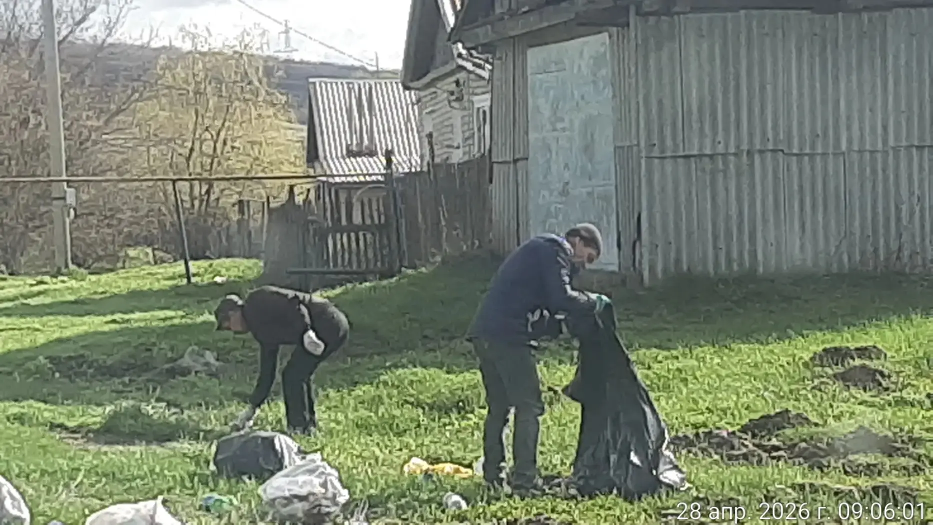 В рамках благоустройства населённых пунктов муниципального образования продолжаются раб...